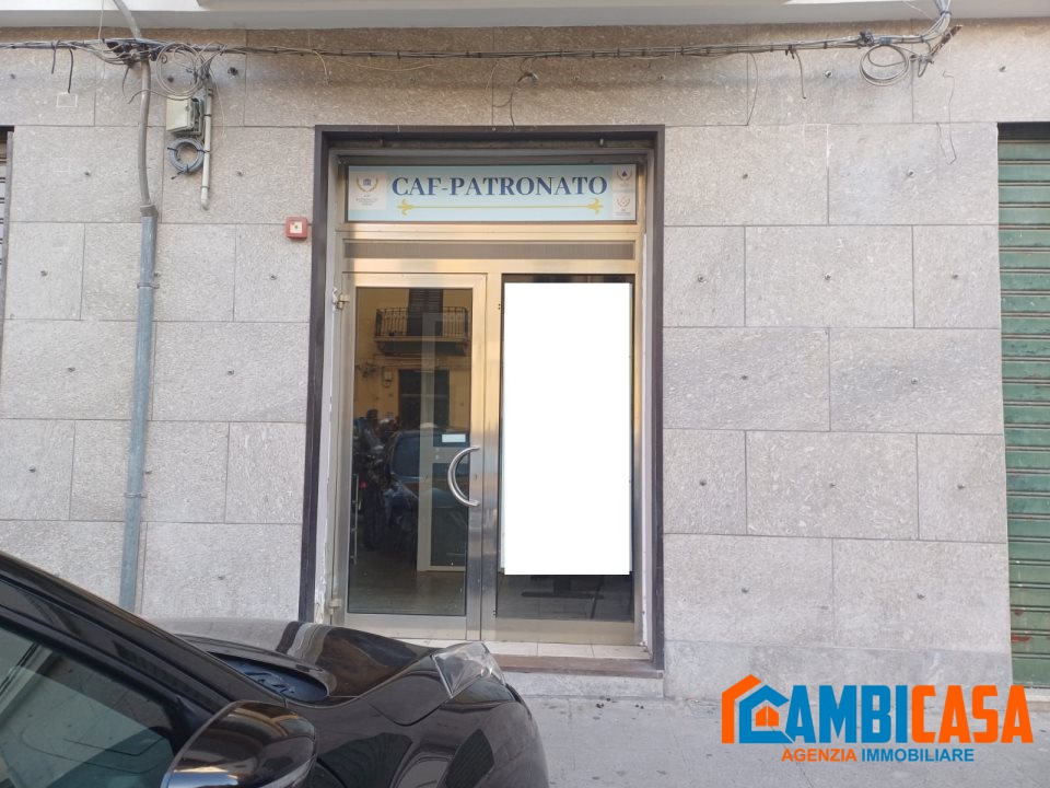 locale commerciale in vendita a Palermo in zona Zisa